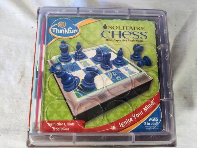 Solitary chess strategy game