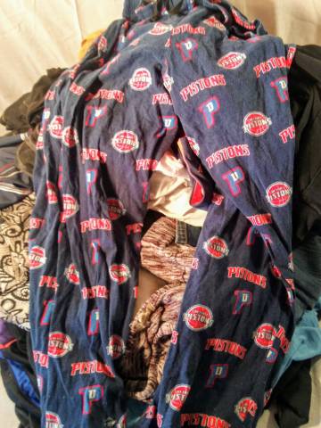 30 lbs of clothes